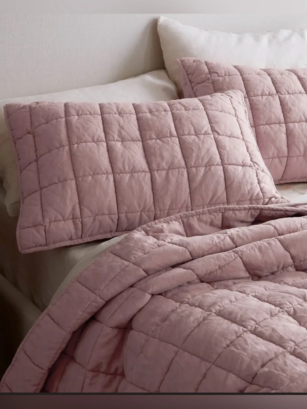 Quince European Linen Box Quilt Set in Dusty Mauve w/ 2 King Pillow Shams